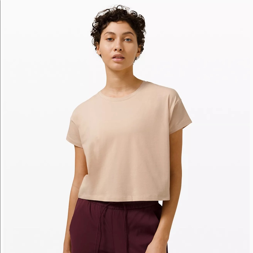 Lululemon cates tee